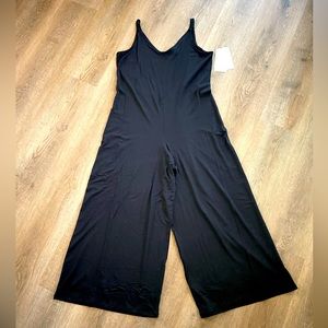 Athleta Nighttime Bliss v-neck sleep romper, size small, black. NWT